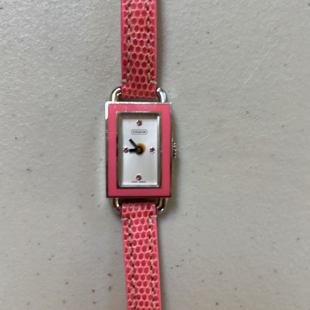 Pink Coach watch - Picture 6 of 6